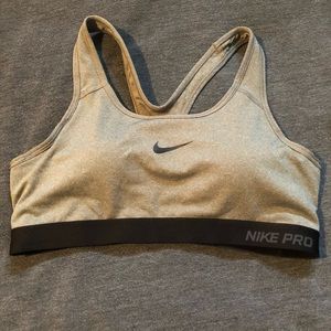 💥FLASH SALE💥 Nike sports bra